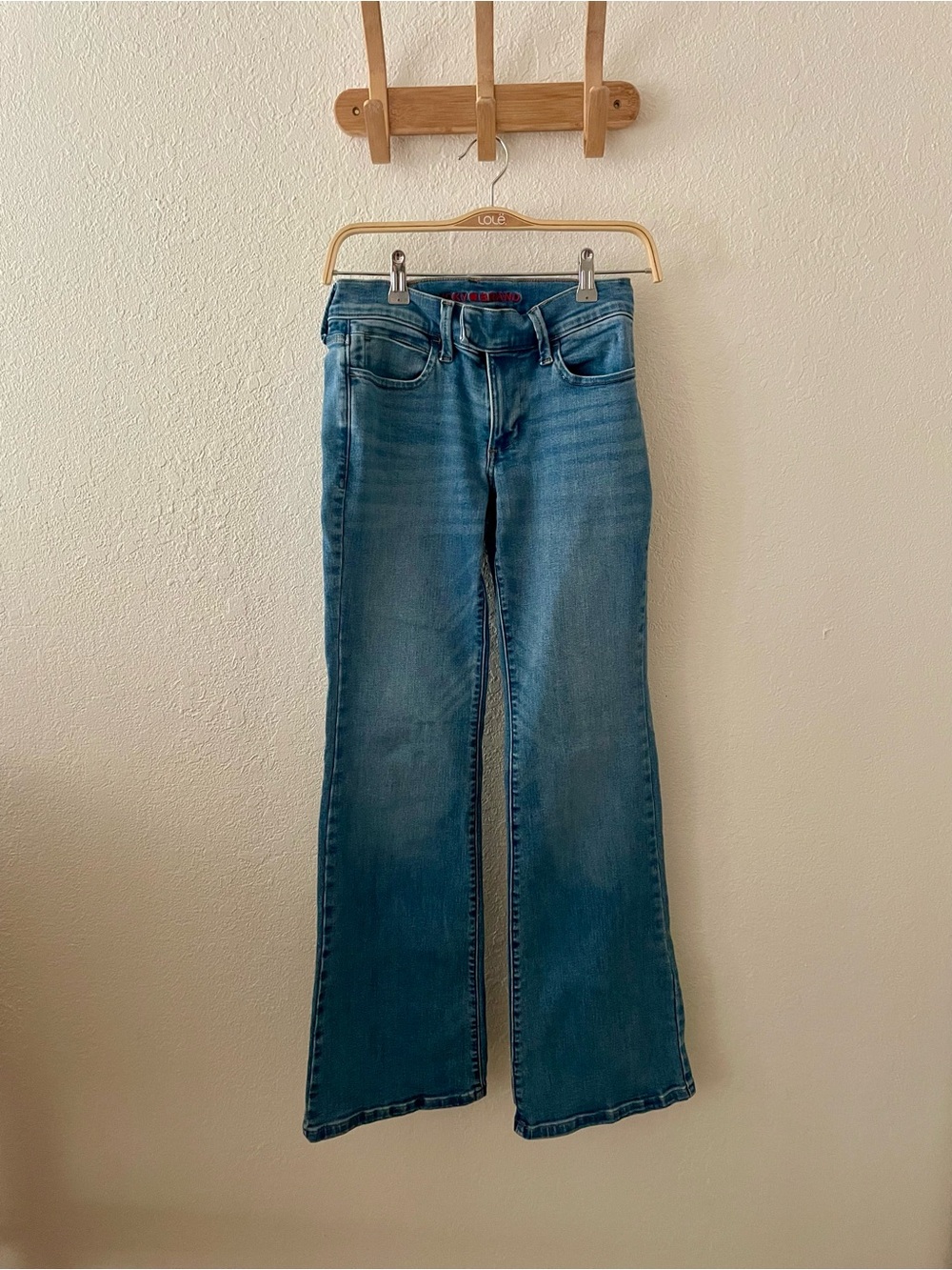 Lucky Brand Women’s Sweet Mid-Rise Flare Jeans Medium Wash w/ Hook & Button Zip